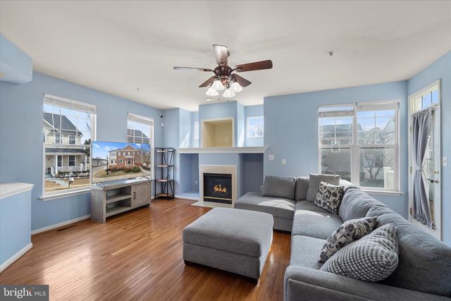 8896 SONG SPARROW DR, Gainesville, VA 20155