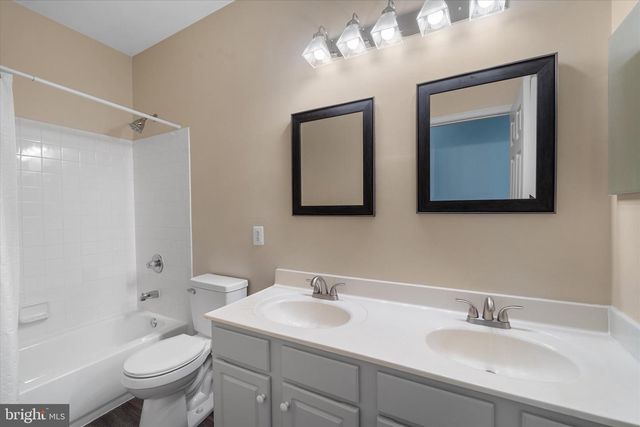 8896 SONG SPARROW DR, Gainesville, VA 20155