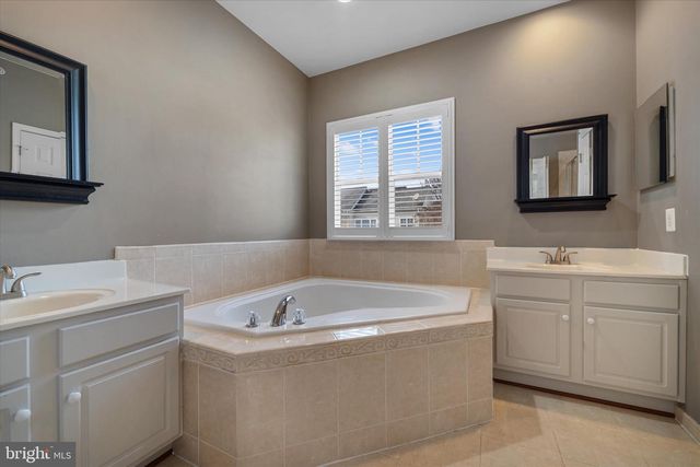 8896 SONG SPARROW DR, Gainesville, VA 20155