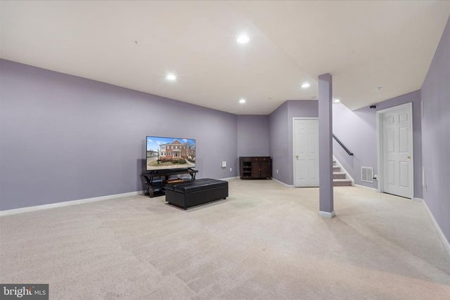 8896 SONG SPARROW DR, Gainesville, VA 20155