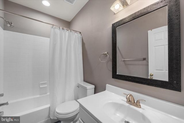 8896 SONG SPARROW DR, Gainesville, VA 20155