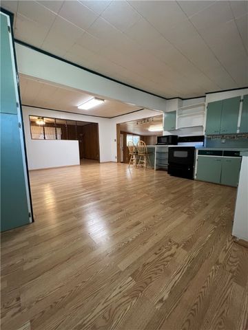 604 SW 9th St, Premont, TX 78375