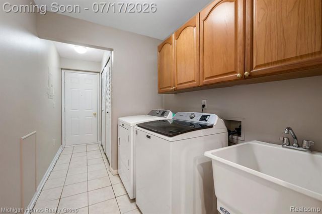 14540 Holborn Drive, Sterling Heights, MI 48313