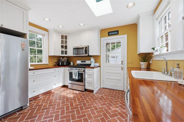2150 NW 7TH LANE, Gainesville, FL 32603