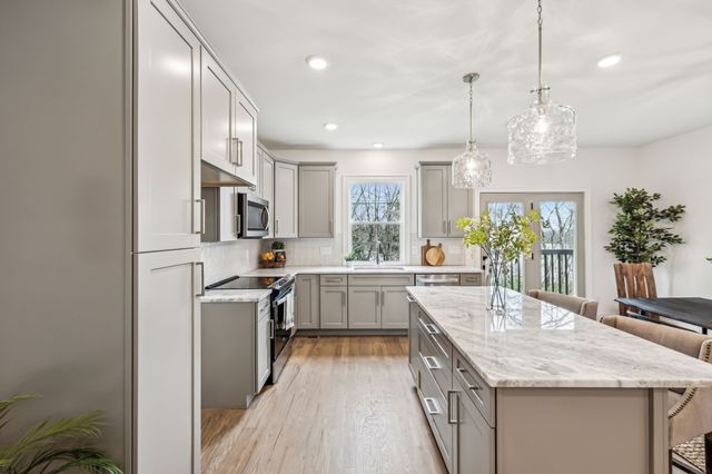 2107 Chadwell Retreat Dr, Madison, TN 37115