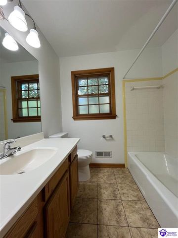 9203 Lakeridge Drive, Louisville, KY 40272