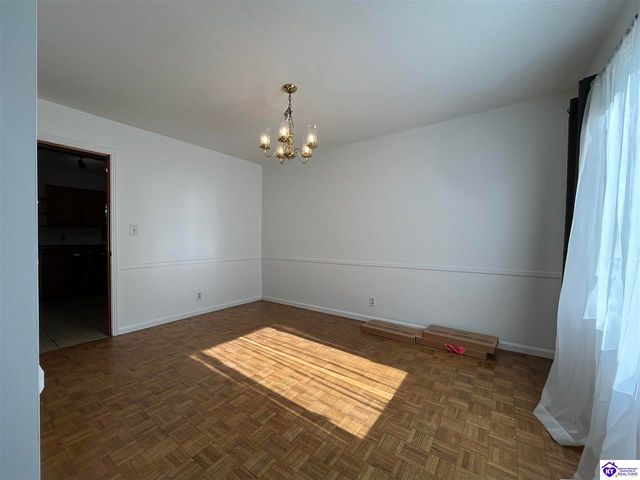 9203 Lakeridge Drive, Louisville, KY 40272