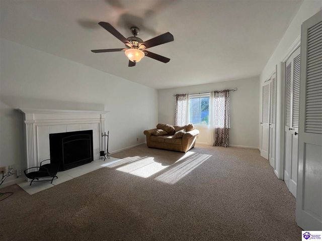 9203 Lakeridge Drive, Louisville, KY 40272