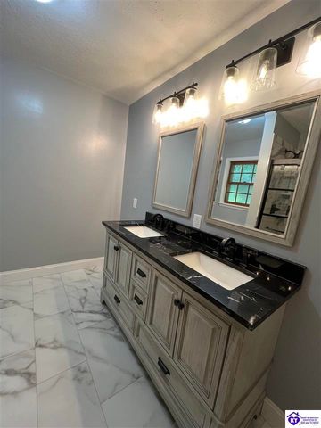 9203 Lakeridge Drive, Louisville, KY 40272