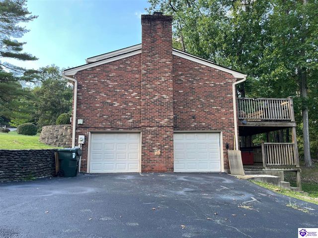 9203 Lakeridge Drive, Louisville, KY 40272