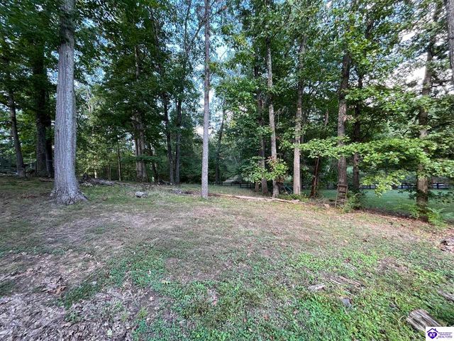 9203 Lakeridge Drive, Louisville, KY 40272