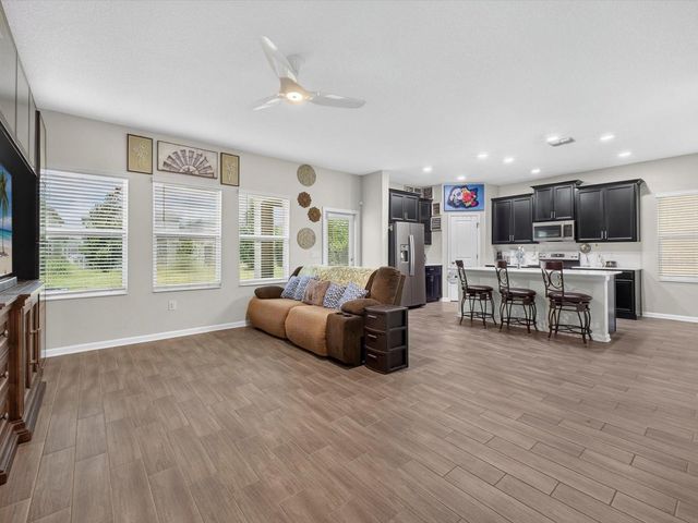8975 FLUFFY LIE COURT, Davenport, FL 33896