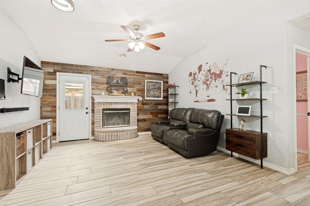 5624 Northfield Drive, Fort Worth, TX 76179