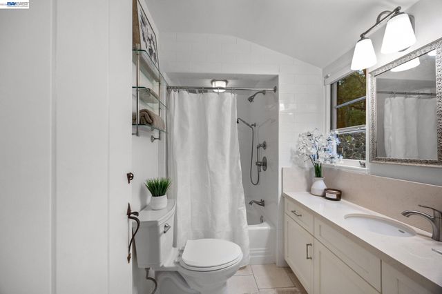 2976 Joaquin Miller Rd, Oakland, CA 94602