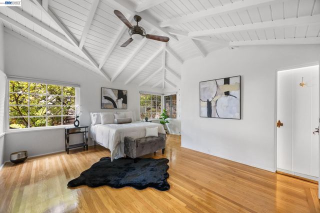 2976 Joaquin Miller Rd, Oakland, CA 94602