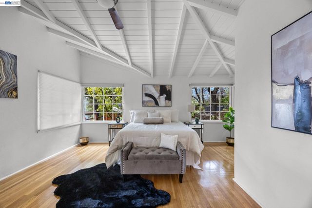 2976 Joaquin Miller Rd, Oakland, CA 94602