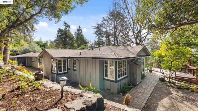 2976 Joaquin Miller Rd, Oakland, CA 94602