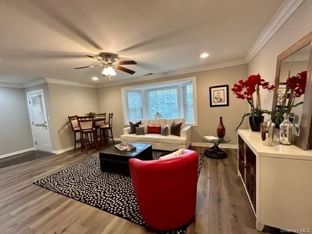 400 Adams Way 37, Sayville, NY 11782