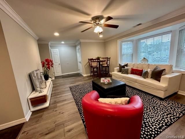 400 Adams Way 37, Sayville, NY 11782
