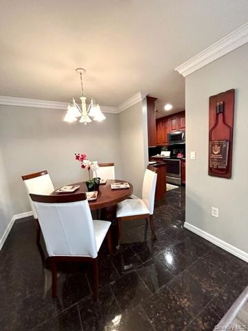 400 Adams Way 37, Sayville, NY 11782