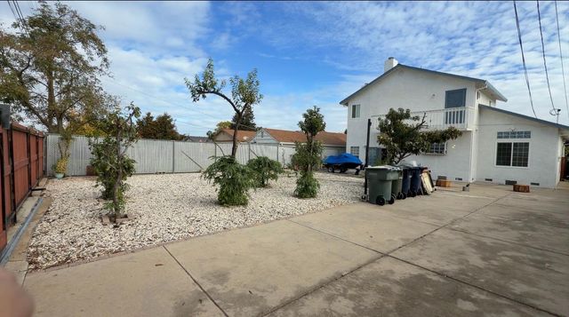 6346 N 25th St, Sacramento, CA 95822