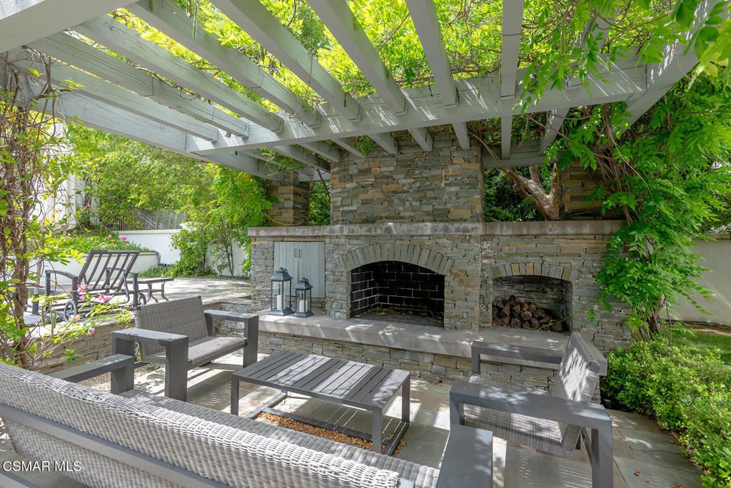 Image 30 of property listing at 4169 Prado De La Puma, Calabasas, CA 91302