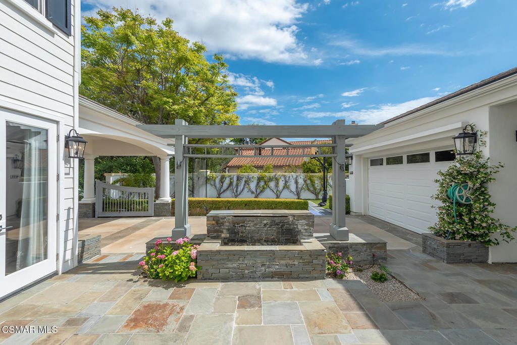 Image 32 of property listing at 4169 Prado De La Puma, Calabasas, CA 91302