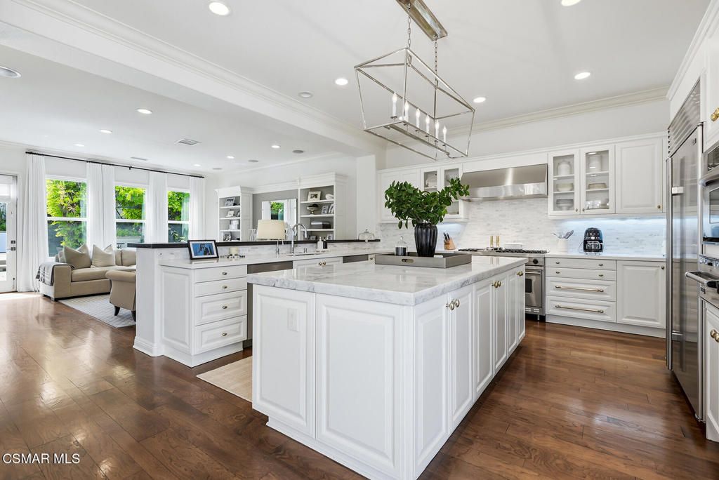 Image 7 of property listing at 4169 Prado De La Puma, Calabasas, CA 91302