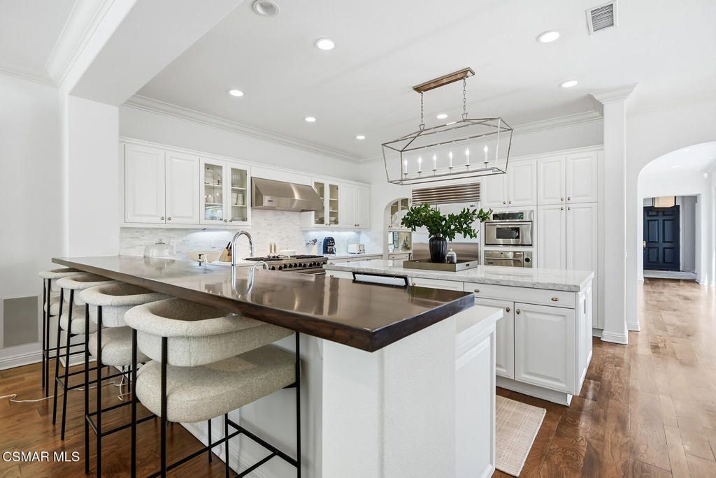 Image 9 of property listing at 4169 Prado De La Puma, Calabasas, CA 91302