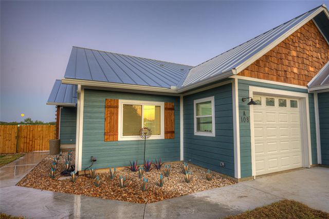 108 LITTLE RANCHES RD A, Wimberley, TX 78676