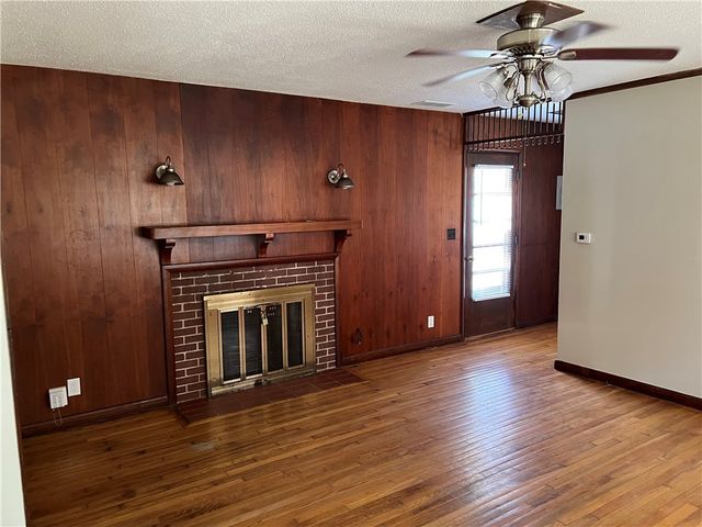 311 S Main Street, Springdale, AR 72764