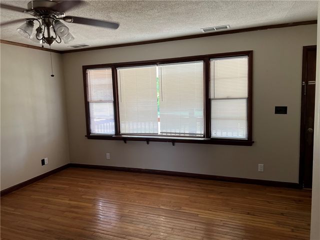 311 S Main Street, Springdale, AR 72764