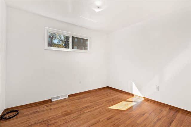 135 Koegler Ave, Brentwood, PA 15227