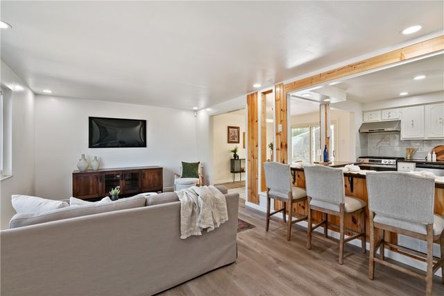 135 Koegler Ave, Brentwood, PA 15227