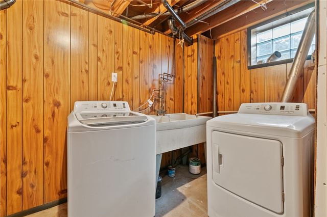 135 Koegler Ave, Brentwood, PA 15227