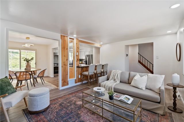 135 Koegler Ave, Brentwood, PA 15227