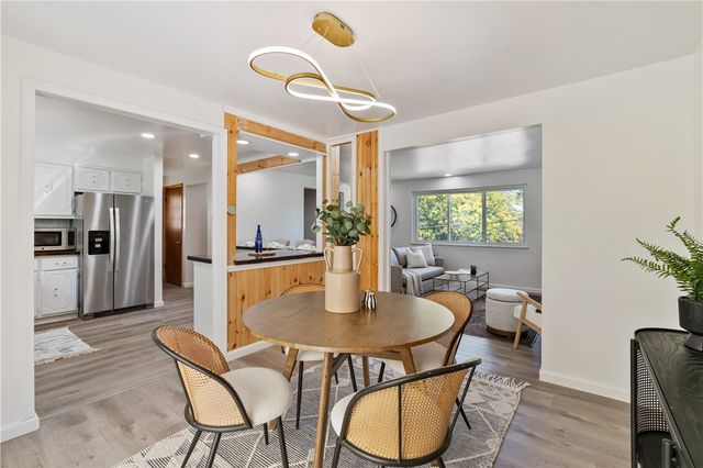 135 Koegler Ave, Brentwood, PA 15227