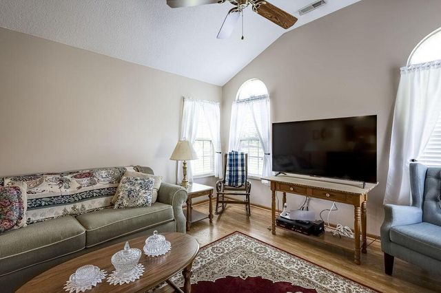 6 Woodberry Drive, Mount Vernon, OH 43050