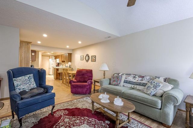 6 Woodberry Drive, Mount Vernon, OH 43050