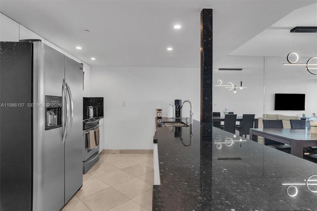 1717 N Bayshore Dr A-3332, Miami, FL 33132