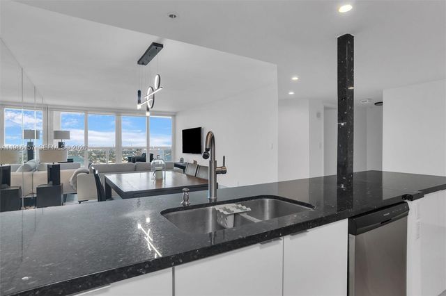 1717 N Bayshore Dr A-3332, Miami, FL 33132