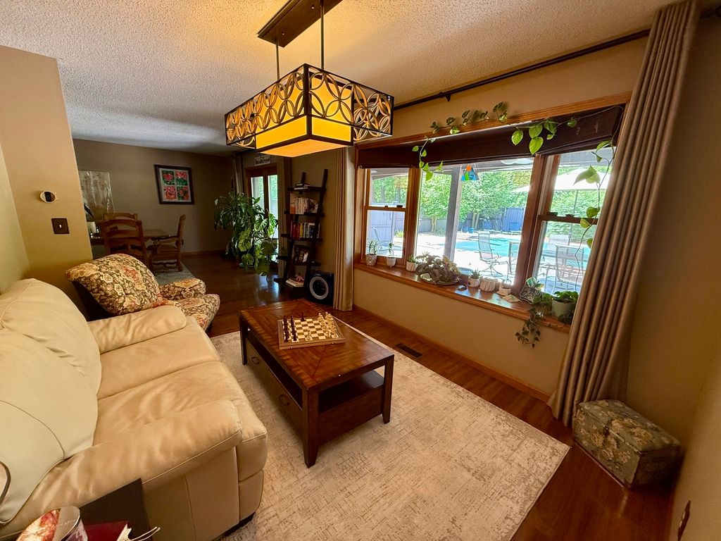 Image 23 of property listing at 833 N 27th Street, Mt Vernon, IL 62864