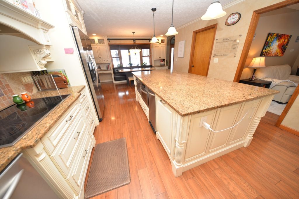 Image 27 of property listing at 833 N 27th Street, Mt Vernon, IL 62864