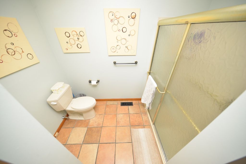 Image 40 of property listing at 833 N 27th Street, Mt Vernon, IL 62864