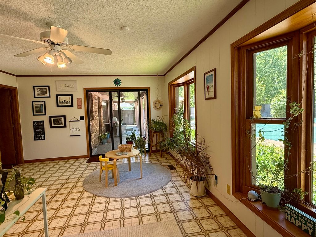 Image 47 of property listing at 833 N 27th Street, Mt Vernon, IL 62864