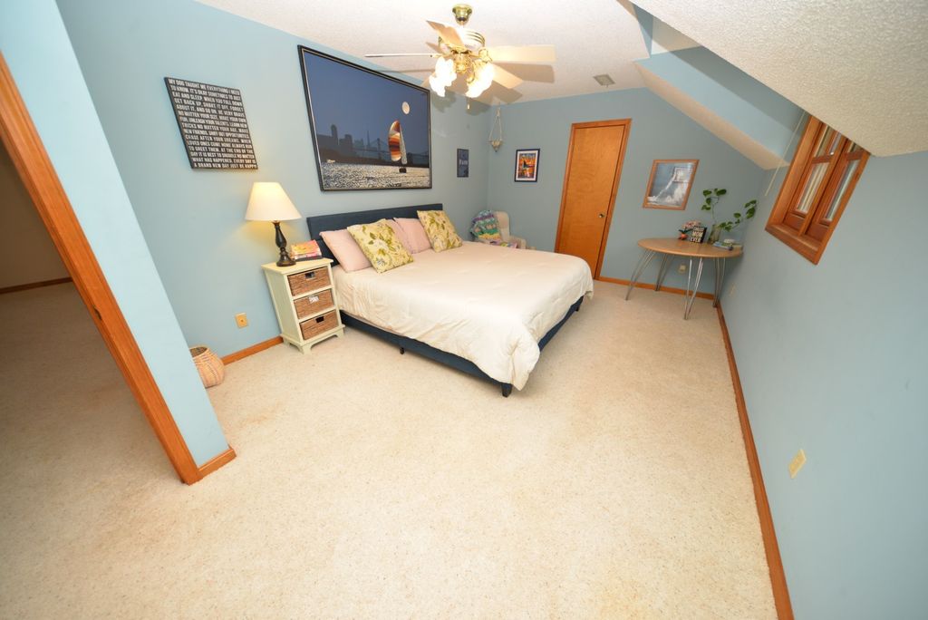 Image 49 of property listing at 833 N 27th Street, Mt Vernon, IL 62864