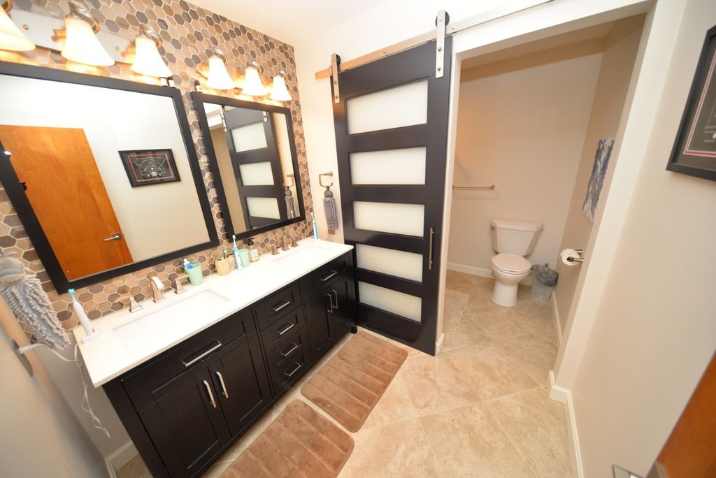 Image 51 of property listing at 833 N 27th Street, Mt Vernon, IL 62864