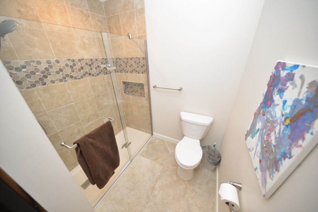 Image 52 of property listing at 833 N 27th Street, Mt Vernon, IL 62864