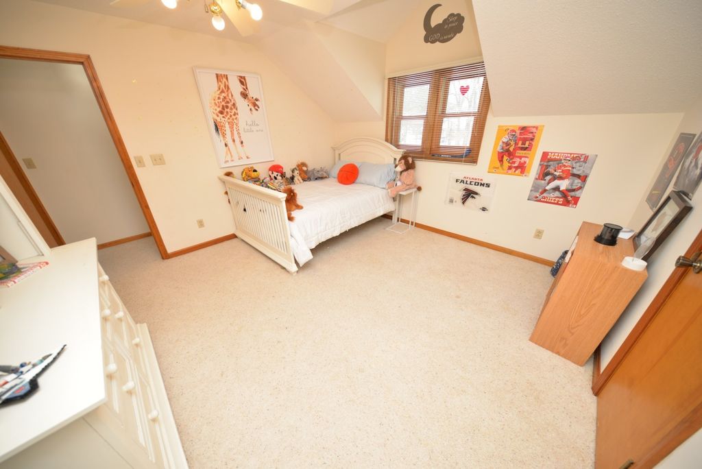 Image 54 of property listing at 833 N 27th Street, Mt Vernon, IL 62864