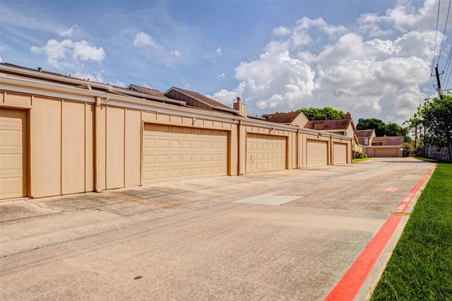 11643 Village Place Drive 194, Houston, TX 77077